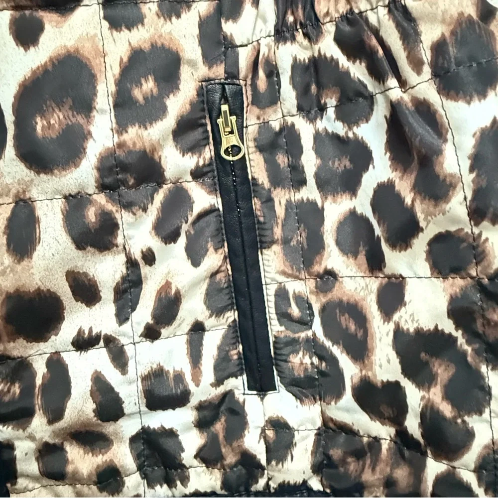 Chico’s Women’s Leopard Print Reversible Puffer Vest - Picture 7 of 11